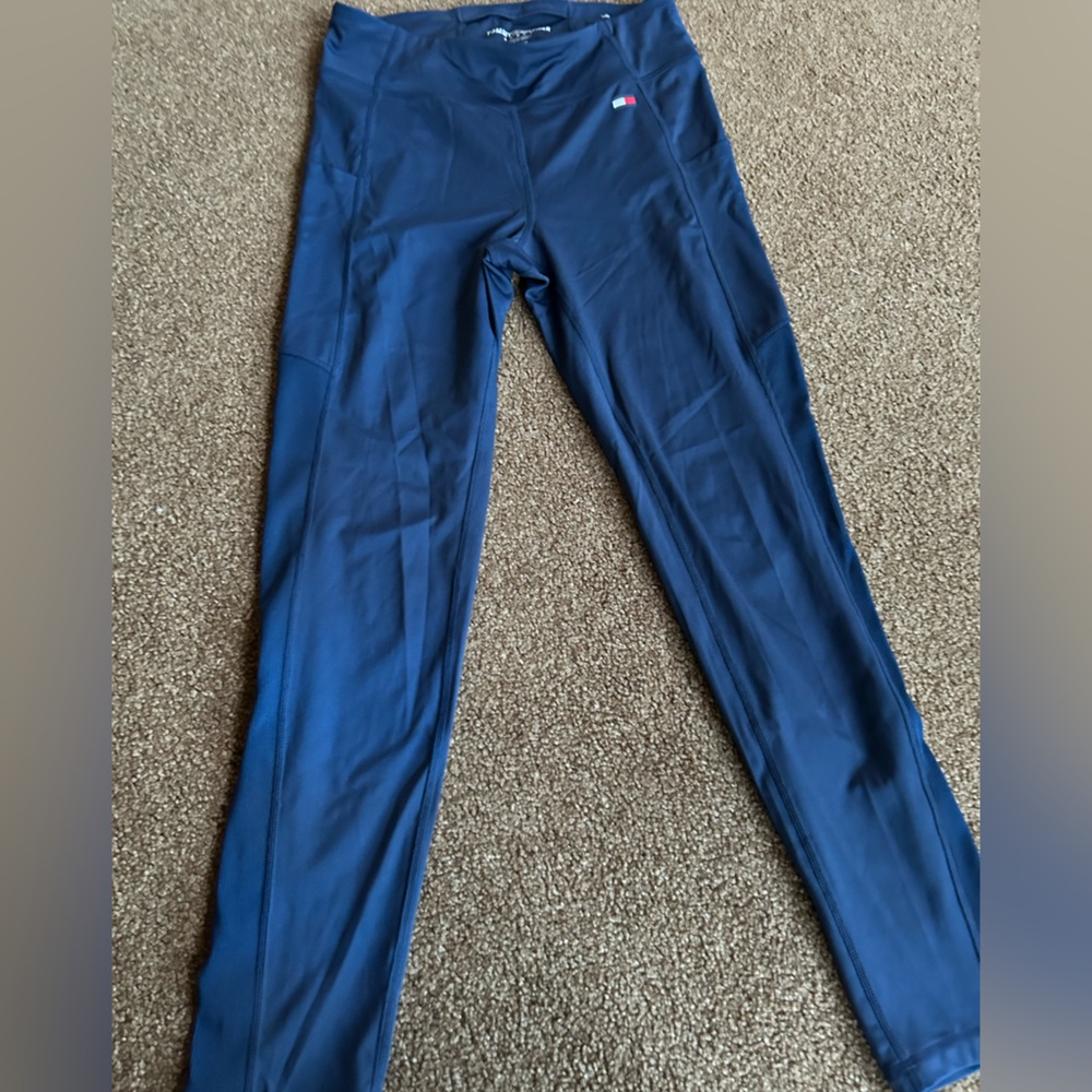 Workout leggings with pockets. Only worn once. Tommy Hilfiger
